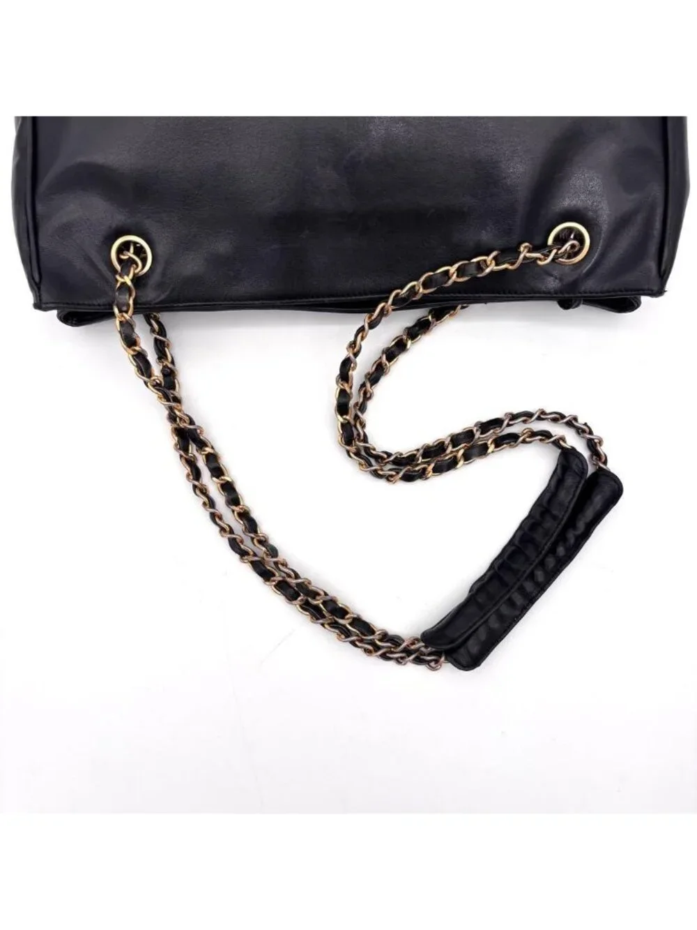 Chanel Quilted Lambskin Chain Shoulder Bag Black Gold